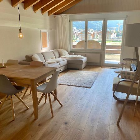 Moderne Dachwohnung Naehe Zermatt Mit Balkon Täsch Exteriér fotografie
