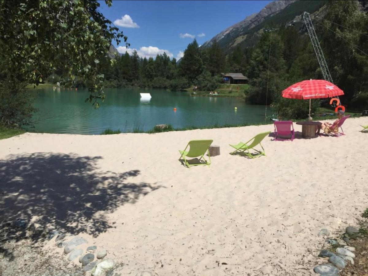 Moderne Dachwohnung Naehe Zermatt Mit Balkon Täsch Exteriér fotografie