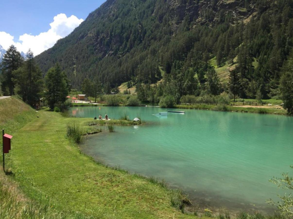 Moderne Dachwohnung Naehe Zermatt Mit Balkon Täsch Exteriér fotografie