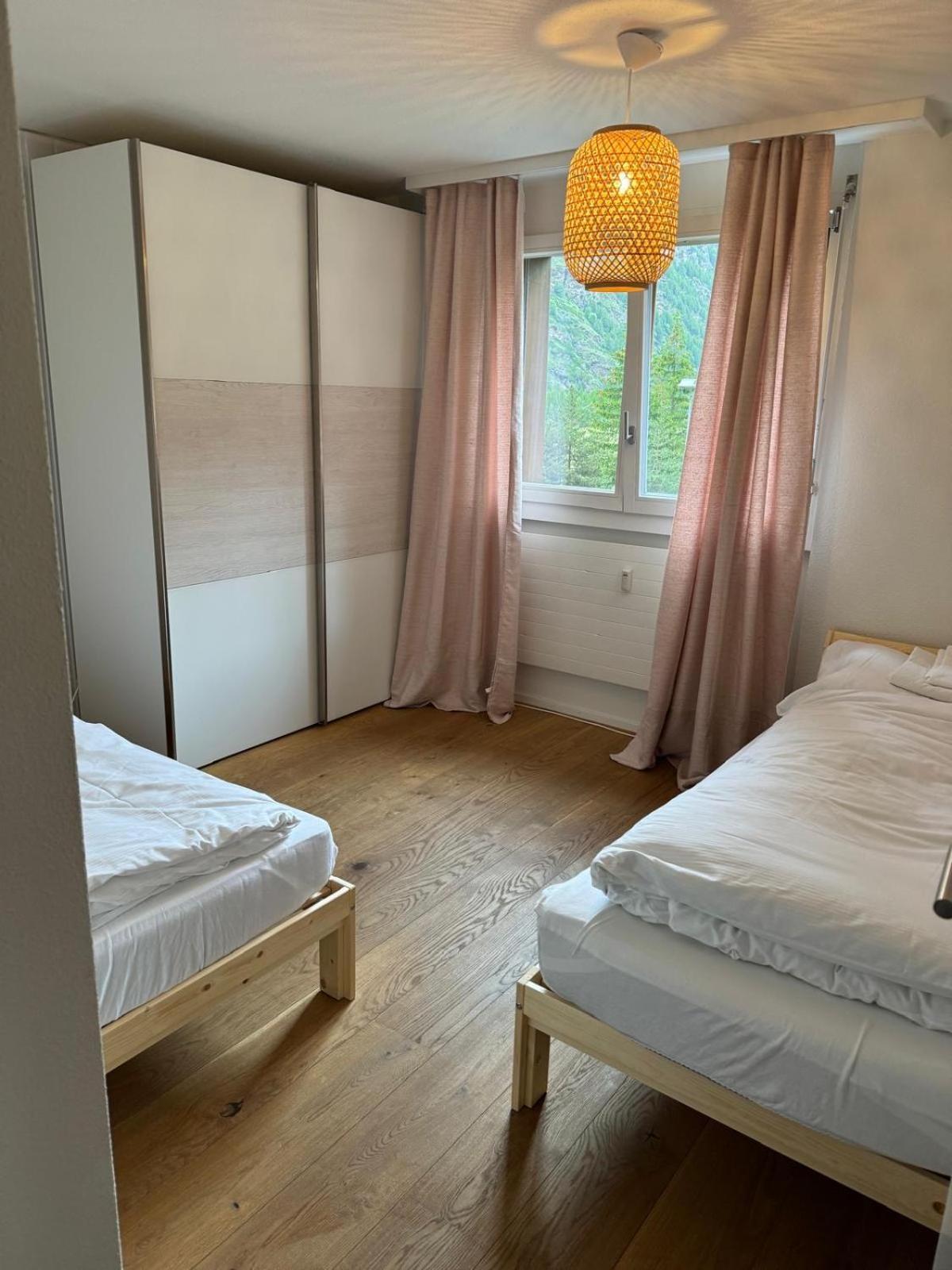 Moderne Dachwohnung Naehe Zermatt Mit Balkon Täsch Exteriér fotografie